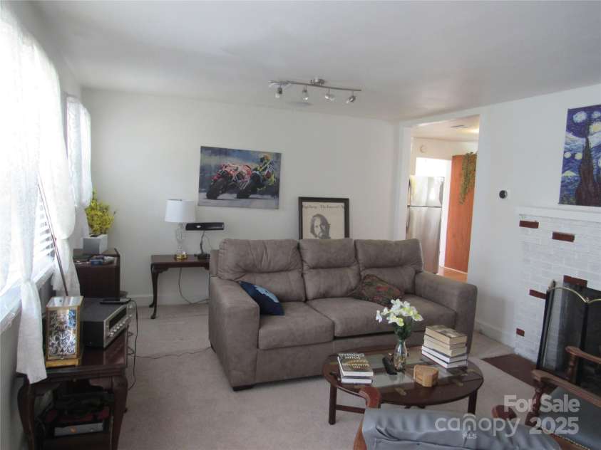 107 9th Street, Black Mountain, NC 28711.  MLS# CAR4243929, YatesRealty ID 4571. 