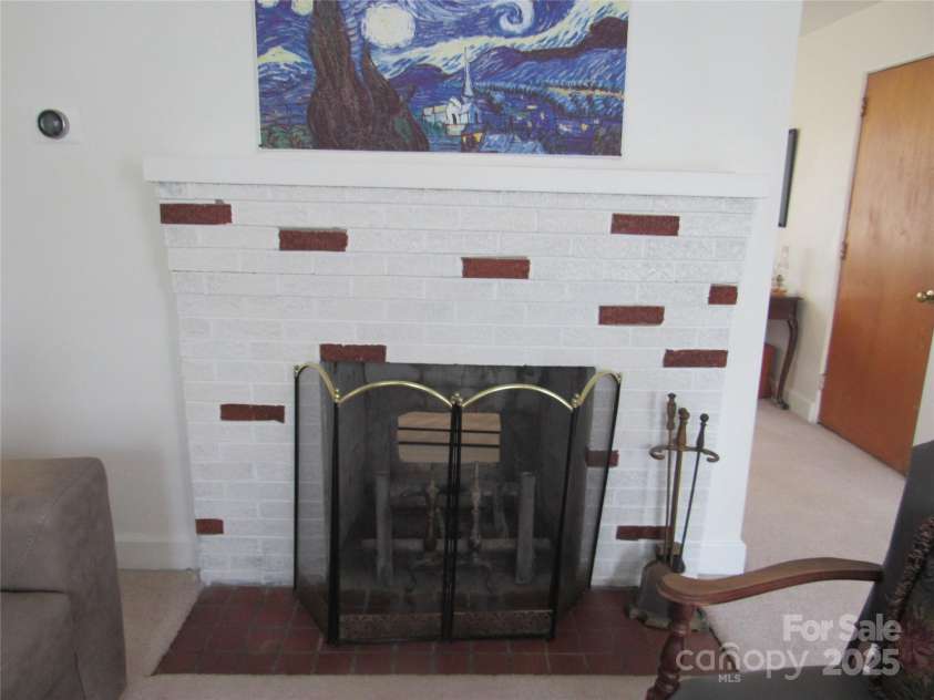 107 9th Street, Black Mountain, NC 28711.  MLS# CAR4243929, YatesRealty ID 4571. 