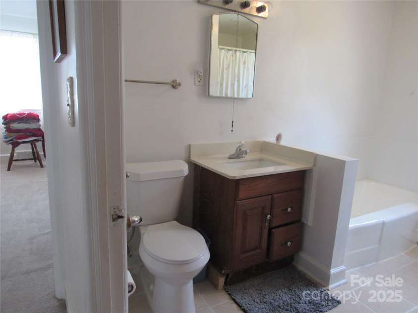 107 9th Street, Black Mountain, NC 28711.  MLS# CAR4243929, YatesRealty ID 4571. 