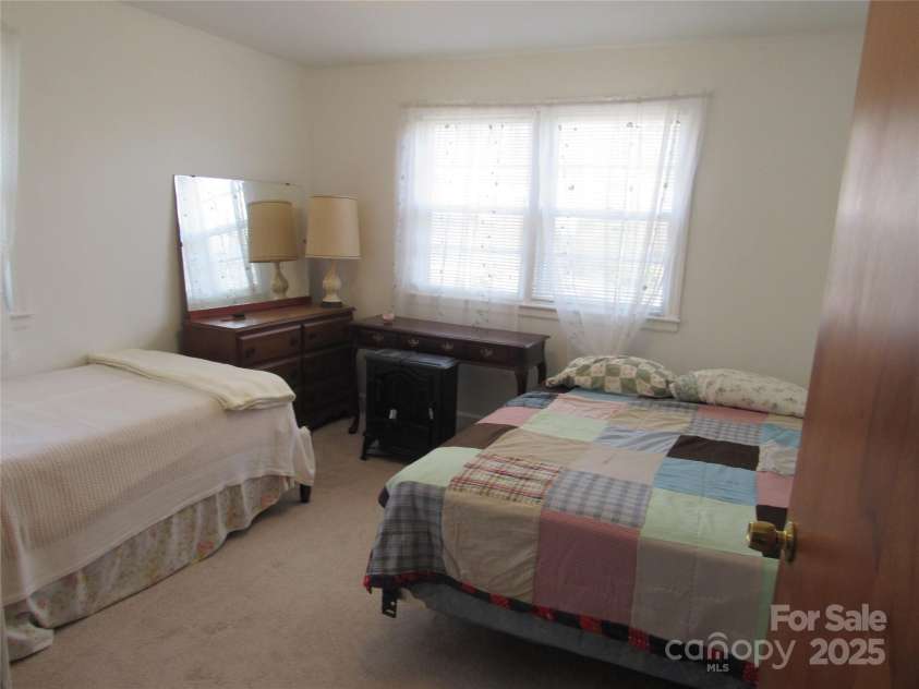 107 9th Street, Black Mountain, NC 28711.  MLS# CAR4243929, YatesRealty ID 4571. 