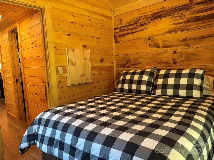 231 Wandering Bear Way, Lake Lure, NC 28746.  MLS# CAR4292904, YatesRealty ID 4571. 