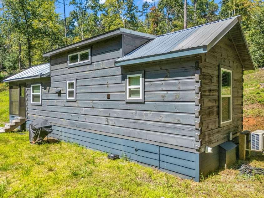 231 Wandering Bear Way, Lake Lure, NC 28746.  MLS# CAR4292904, YatesRealty ID 4571. 