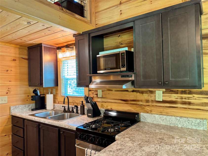 231 Wandering Bear Way, Lake Lure, NC 28746.  MLS# CAR4292904, YatesRealty ID 4571. 