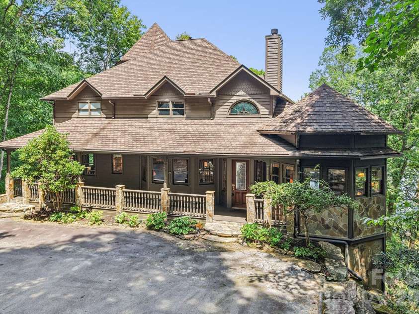 596 Club Boulevard, Lake Toxaway, NC 28747.  MLS# CAR4415218, YatesRealty ID 45711. 