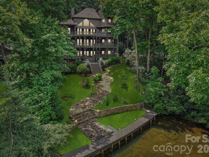 596 Club Boulevard, Lake Toxaway, NC 28747.  MLS# CAR4415218, YatesRealty ID 45711. 