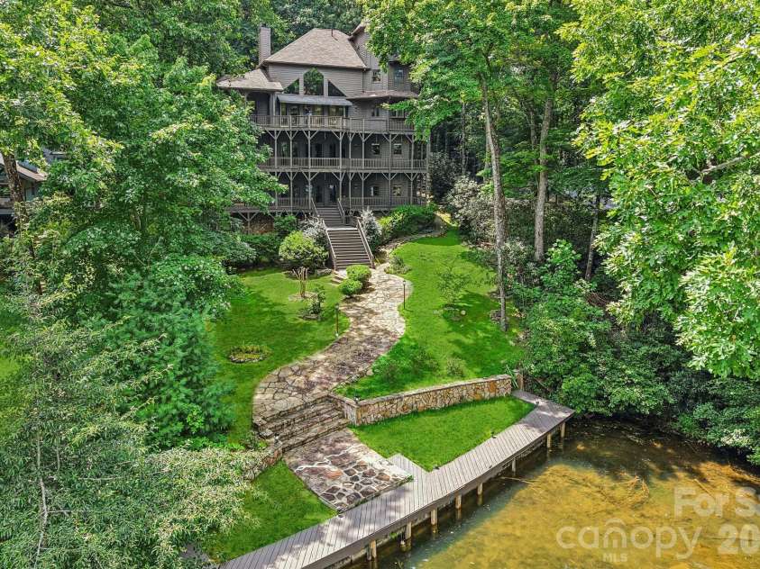 596 Club Boulevard, Lake Toxaway, NC 28747.  MLS# CAR4415218, YatesRealty ID 45711. 