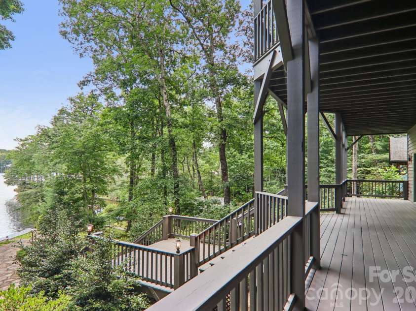 596 Club Boulevard, Lake Toxaway, NC 28747.  MLS# CAR4415218, YatesRealty ID 45711. 