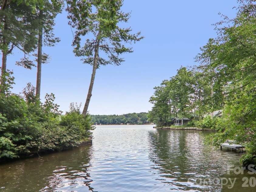 596 Club Boulevard, Lake Toxaway, NC 28747.  MLS# CAR4415218, YatesRealty ID 45711. 