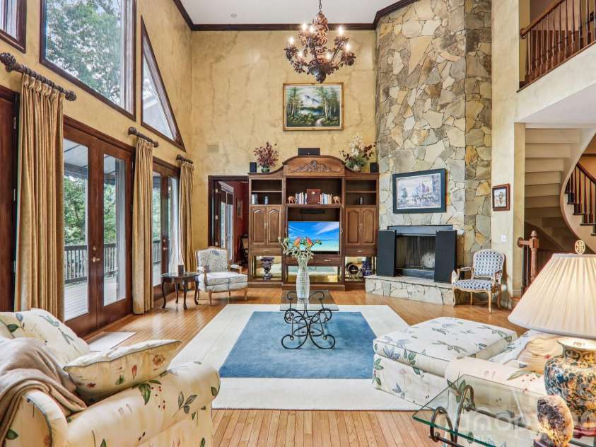596 Club Boulevard, Lake Toxaway, NC 28747.  MLS# CAR4415218, YatesRealty ID 45711. 