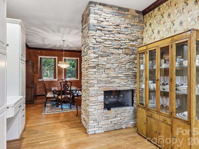596 Club Boulevard, Lake Toxaway, NC 28747.  MLS# CAR4415218, YatesRealty ID 45711. 