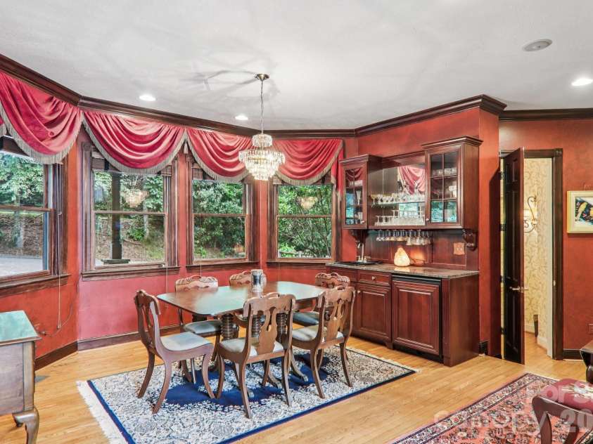 596 Club Boulevard, Lake Toxaway, NC 28747.  MLS# CAR4415218, YatesRealty ID 45711. 