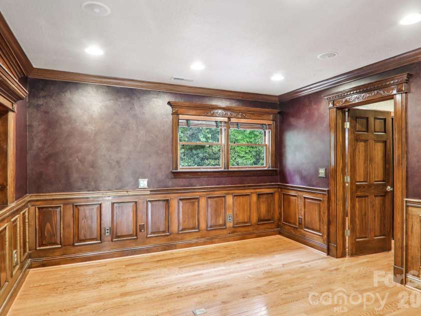 596 Club Boulevard, Lake Toxaway, NC 28747.  MLS# CAR4415218, YatesRealty ID 45711. 
