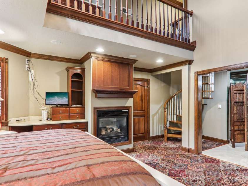 596 Club Boulevard, Lake Toxaway, NC 28747.  MLS# CAR4415218, YatesRealty ID 45711. 