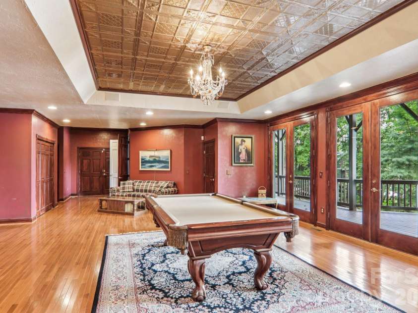 596 Club Boulevard, Lake Toxaway, NC 28747.  MLS# CAR4415218, YatesRealty ID 45711. 