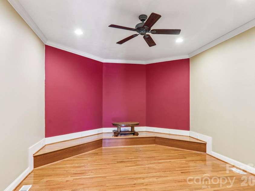 596 Club Boulevard, Lake Toxaway, NC 28747.  MLS# CAR4415218, YatesRealty ID 45711. 