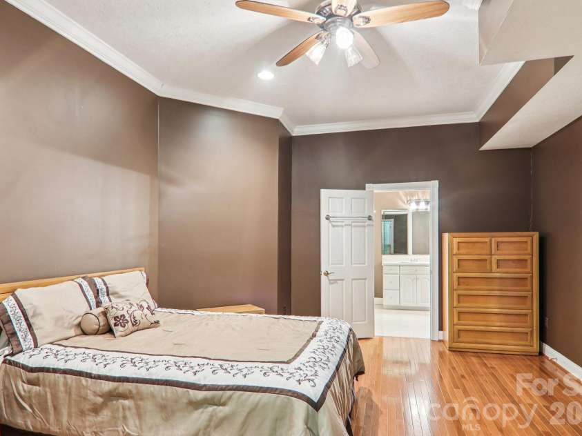 596 Club Boulevard, Lake Toxaway, NC 28747.  MLS# CAR4415218, YatesRealty ID 45711. 