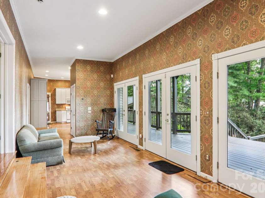 596 Club Boulevard, Lake Toxaway, NC 28747.  MLS# CAR4415218, YatesRealty ID 45711. 