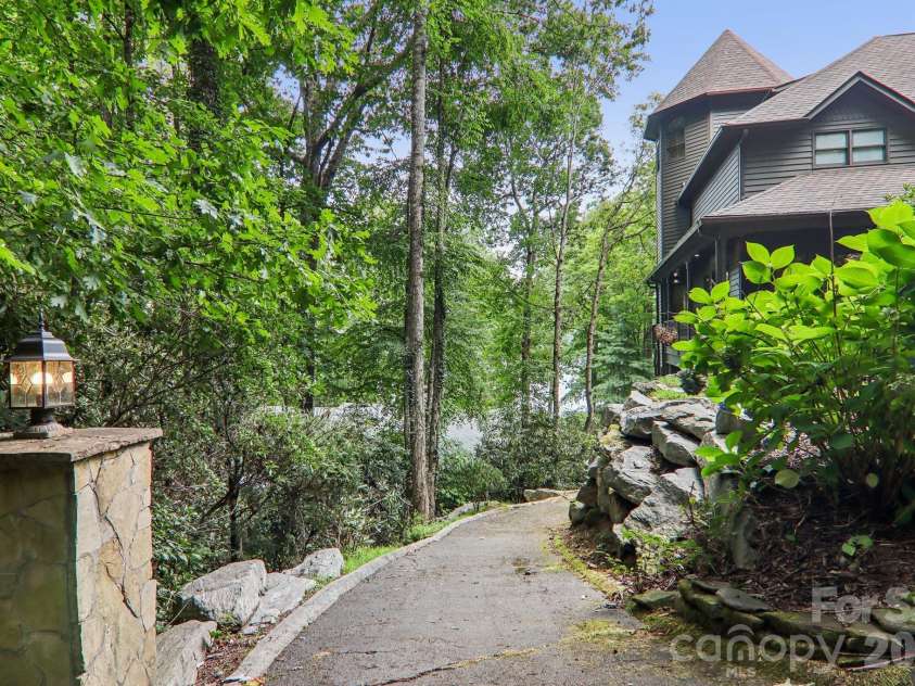 596 Club Boulevard, Lake Toxaway, NC 28747.  MLS# CAR4415218, YatesRealty ID 45711. 