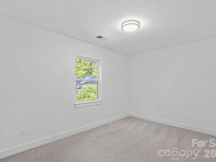 427 Arbor Drive, Waxhaw, NC 28173.  MLS# CAR4415402, YatesRealty ID 45712. 