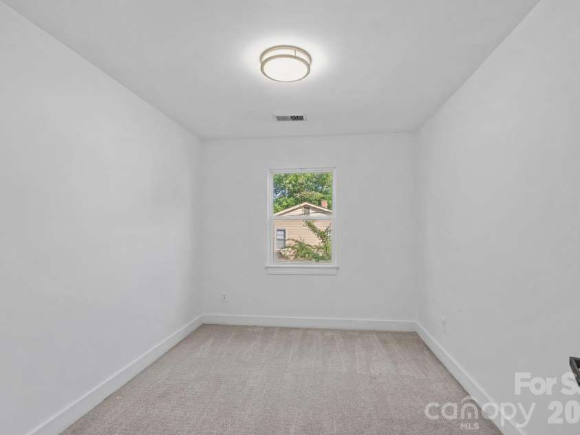 427 Arbor Drive, Waxhaw, NC 28173.  MLS# CAR4415402, YatesRealty ID 45712. 