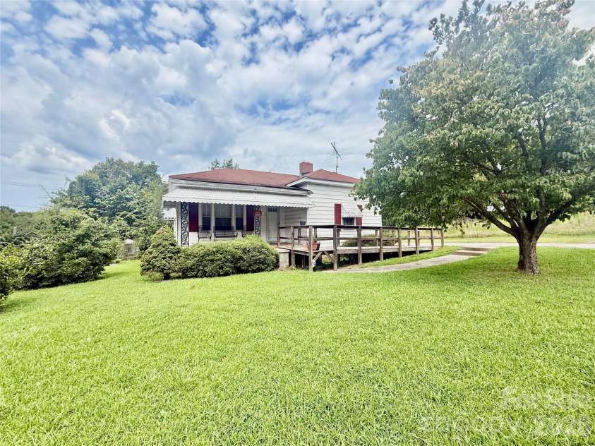 36 Holly Street, Great Falls, SC 29055.  MLS# CAR4416819, YatesRealty ID 45713. 