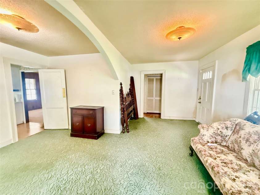 36 Holly Street, Great Falls, SC 29055.  MLS# CAR4416819, YatesRealty ID 45713. 