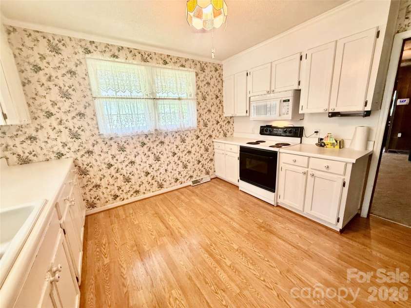 36 Holly Street, Great Falls, SC 29055.  MLS# CAR4416819, YatesRealty ID 45713. 