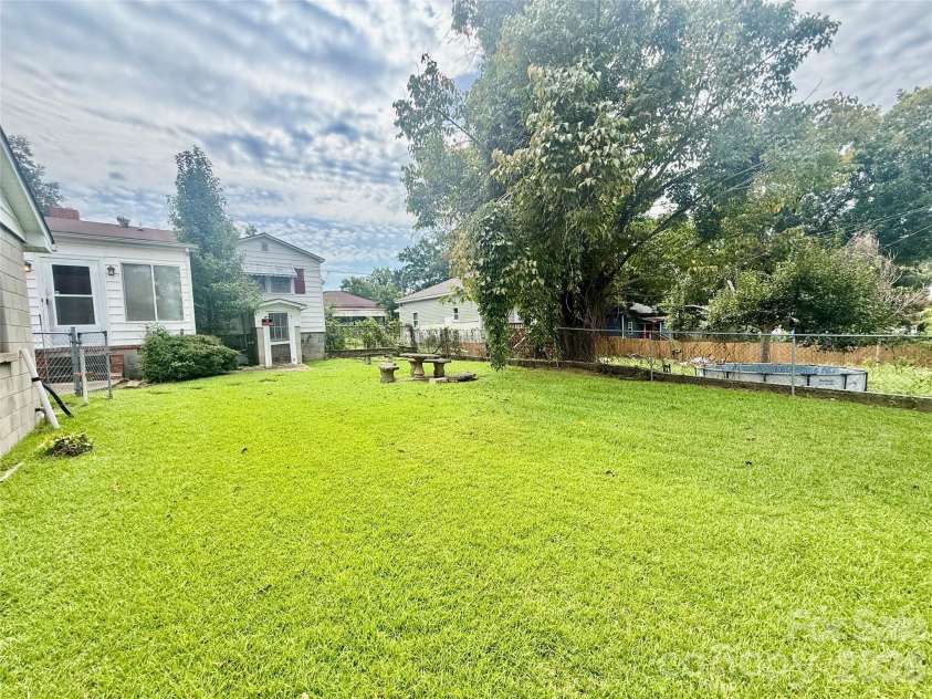 36 Holly Street, Great Falls, SC 29055.  MLS# CAR4416819, YatesRealty ID 45713. 