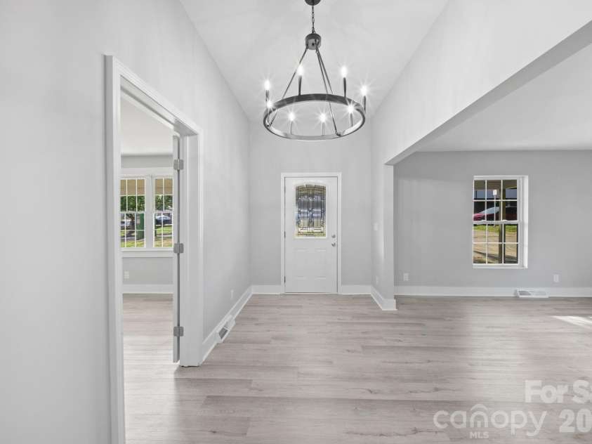 807 Walnut Street, Kannapolis, NC 28081.  MLS# CAR4416064, YatesRealty ID 45718. 
