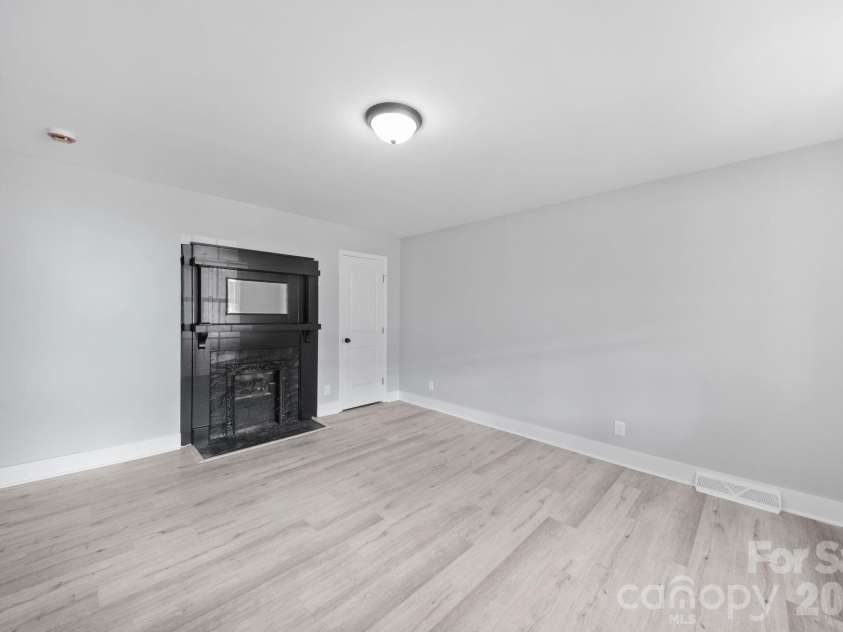 807 Walnut Street, Kannapolis, NC 28081.  MLS# CAR4416064, YatesRealty ID 45718. 