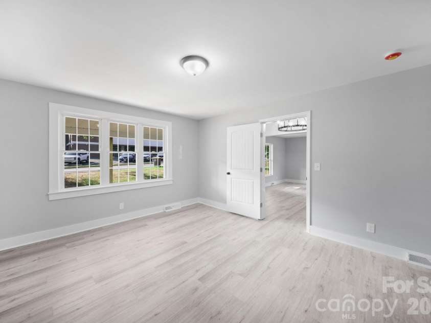 807 Walnut Street, Kannapolis, NC 28081.  MLS# CAR4416064, YatesRealty ID 45718. 