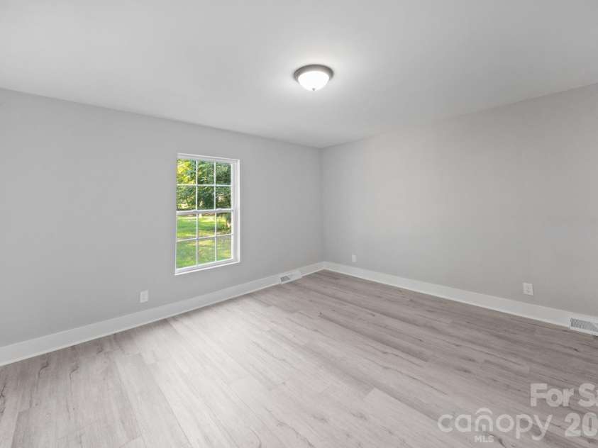 807 Walnut Street, Kannapolis, NC 28081.  MLS# CAR4416064, YatesRealty ID 45718. 