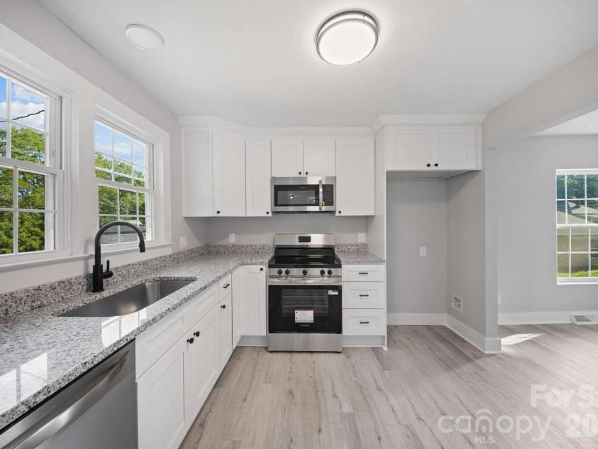 807 Walnut Street, Kannapolis, NC 28081.  MLS# CAR4416064, YatesRealty ID 45718. 