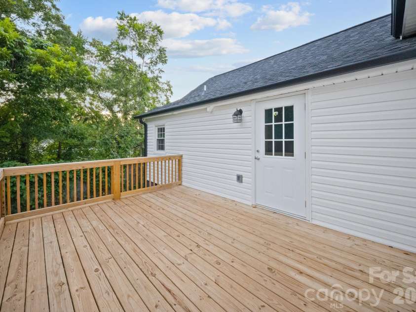807 Walnut Street, Kannapolis, NC 28081.  MLS# CAR4416064, YatesRealty ID 45718. 