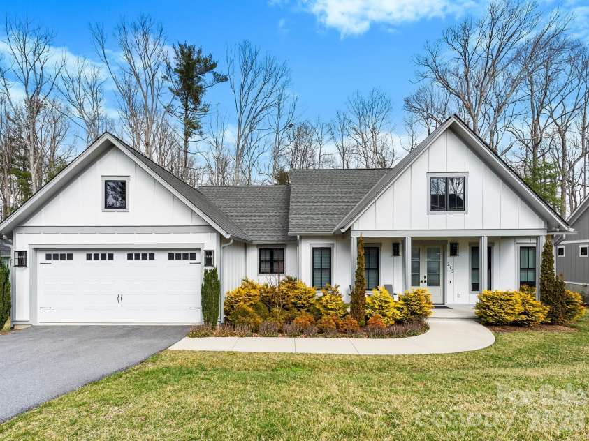 215 Lindsey Farm Drive, Flat Rock, NC 28731.  MLS# CAR4353763, YatesRealty ID 4572. 