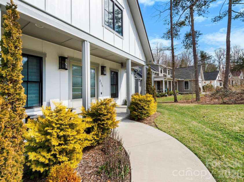 215 Lindsey Farm Drive, Flat Rock, NC 28731.  MLS# CAR4353763, YatesRealty ID 4572. 