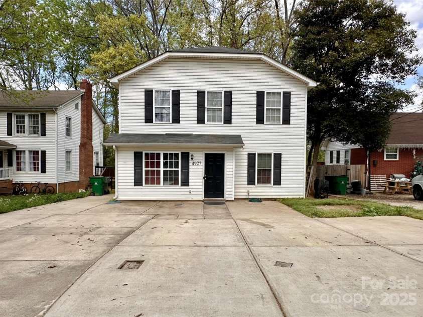 4927 Curtiswood Drive, Charlotte, NC 28213.  MLS# CAR4243585, YatesRealty ID 4572. 