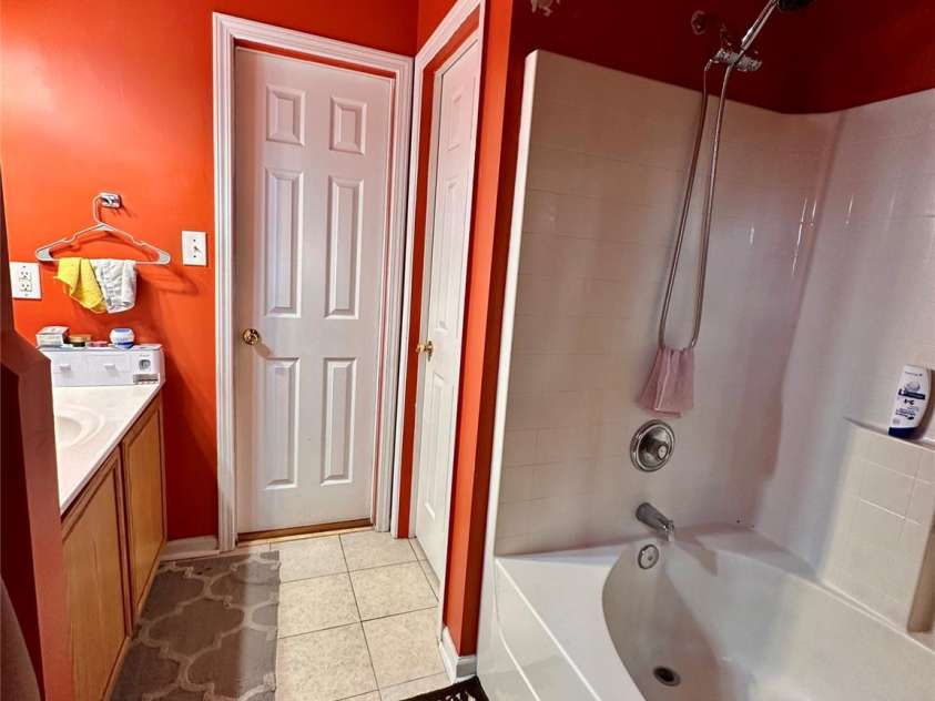 4927 Curtiswood Drive, Charlotte, NC 28213.  MLS# CAR4243585, YatesRealty ID 4572. 