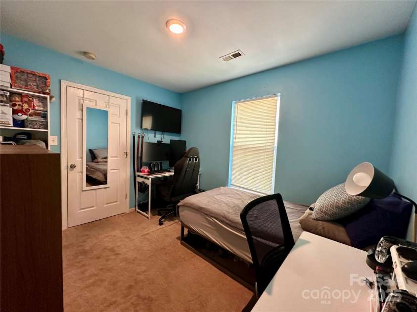 4927 Curtiswood Drive, Charlotte, NC 28213.  MLS# CAR4243585, YatesRealty ID 4572. 