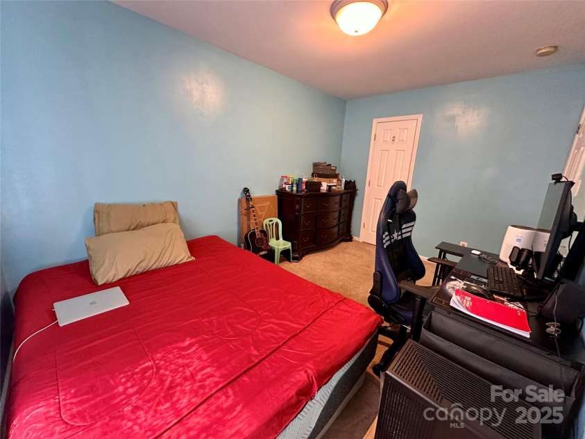 4927 Curtiswood Drive, Charlotte, NC 28213.  MLS# CAR4243585, YatesRealty ID 4572. 