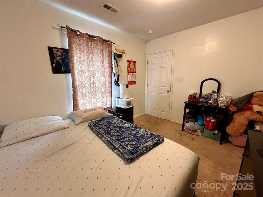 4927 Curtiswood Drive, Charlotte, NC 28213.  MLS# CAR4243585, YatesRealty ID 4572. 