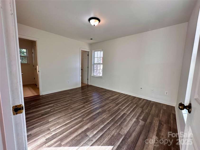 4927 Curtiswood Drive, Charlotte, NC 28213.  MLS# CAR4243585, YatesRealty ID 4572. 