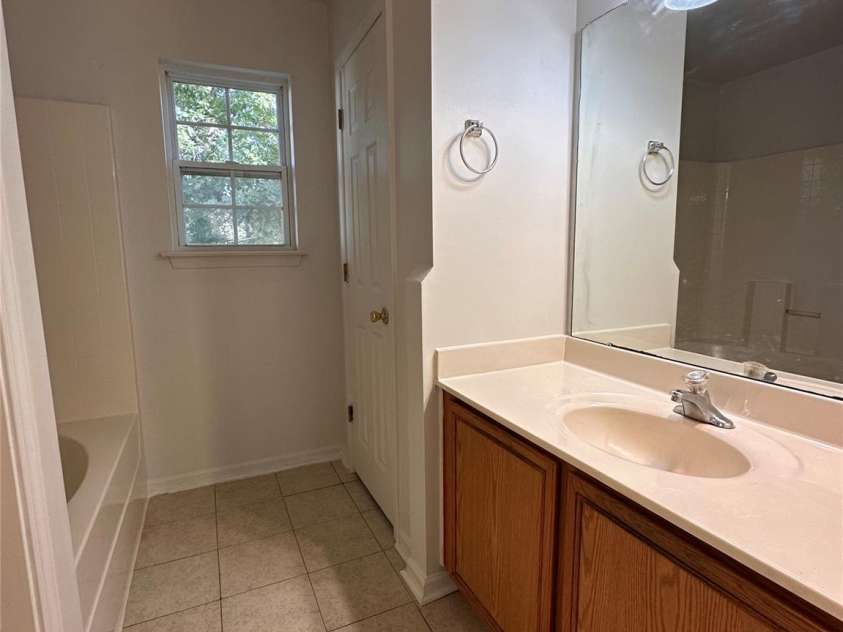 4927 Curtiswood Drive, Charlotte, NC 28213.  MLS# CAR4243585, YatesRealty ID 4572. 