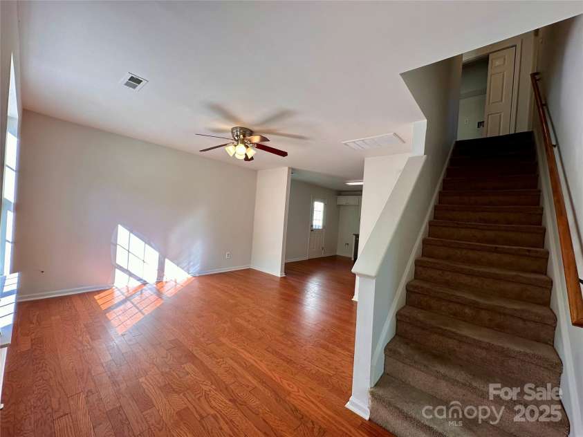 4927 Curtiswood Drive, Charlotte, NC 28213.  MLS# CAR4243585, YatesRealty ID 4572. 