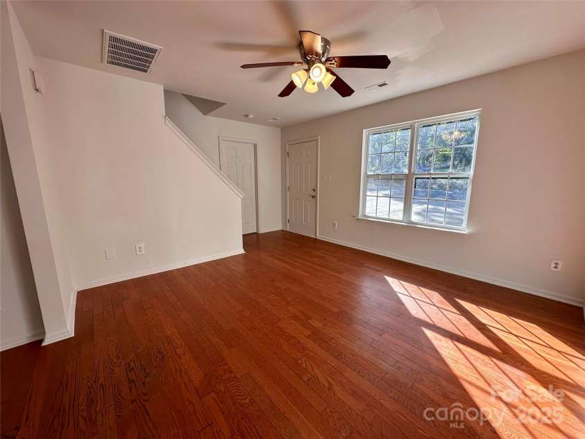 4927 Curtiswood Drive, Charlotte, NC 28213.  MLS# CAR4243585, YatesRealty ID 4572. 