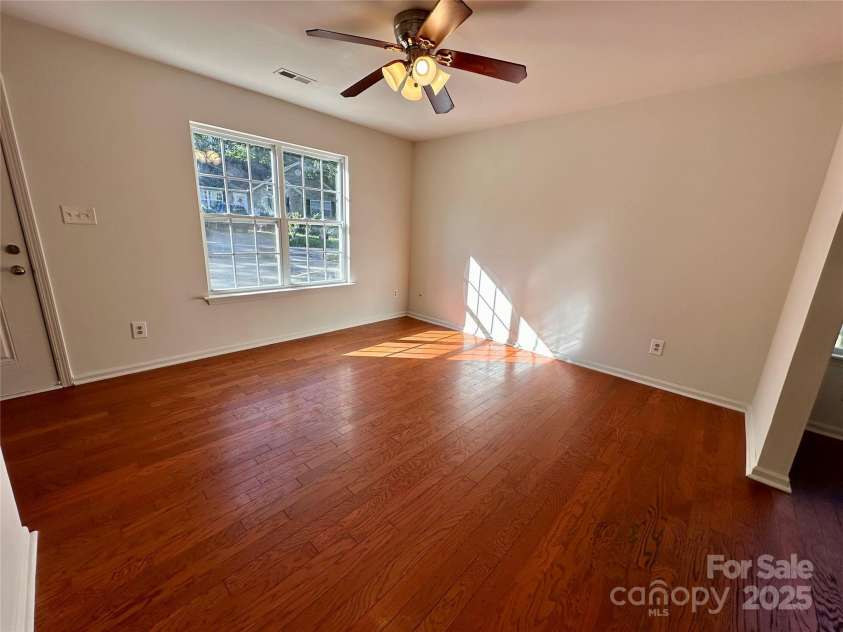 4927 Curtiswood Drive, Charlotte, NC 28213.  MLS# CAR4243585, YatesRealty ID 4572. 