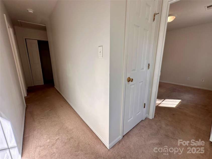 4927 Curtiswood Drive, Charlotte, NC 28213.  MLS# CAR4243585, YatesRealty ID 4572. 