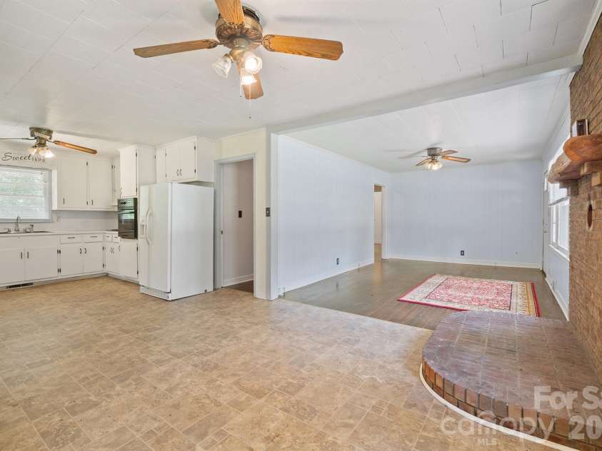 147 Oakdale Circle, Mocksville, NC 27028.  MLS# CAR4412099, YatesRealty ID 45720. 