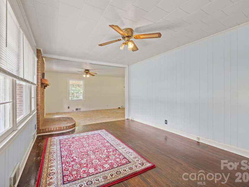 147 Oakdale Circle, Mocksville, NC 27028.  MLS# CAR4412099, YatesRealty ID 45720. 