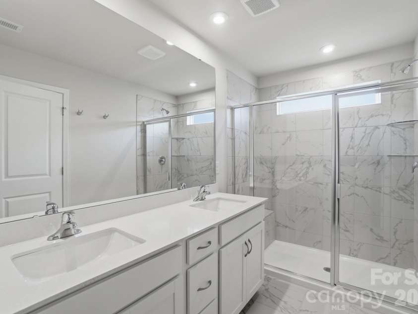 340 Laura Elizabeth Lane, Clover, SC 29710.  MLS# CAR4416839, YatesRealty ID 45722. 